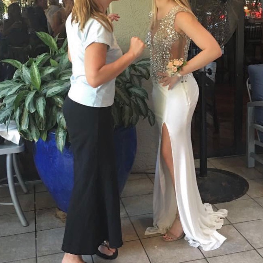 PROM DRESS - Picture 2 of 4